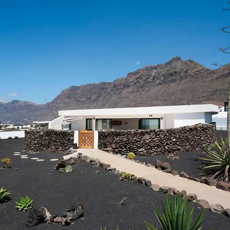 Lanzarote アパート カレタ・デ・ファマラ